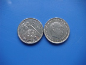 Moneda 5 PESETAS 1957 estrella 74, Franco, con calidad MBC