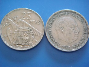 Moneda 25 PESETAS 1957 estrella 61, Franco, con calidad MBC
