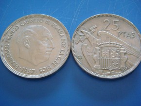 Moneda 25 PESETAS 1957 estrella 66, Franco, con calidad MBC