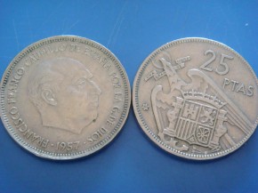 Moneda 25 PESETAS 1957 estrella 68, Franco, con calidad MBC