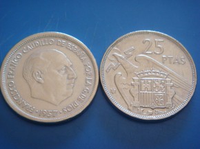 Moneda 25 PESETAS 1957 estrella 70, Franco, con calidad MBC